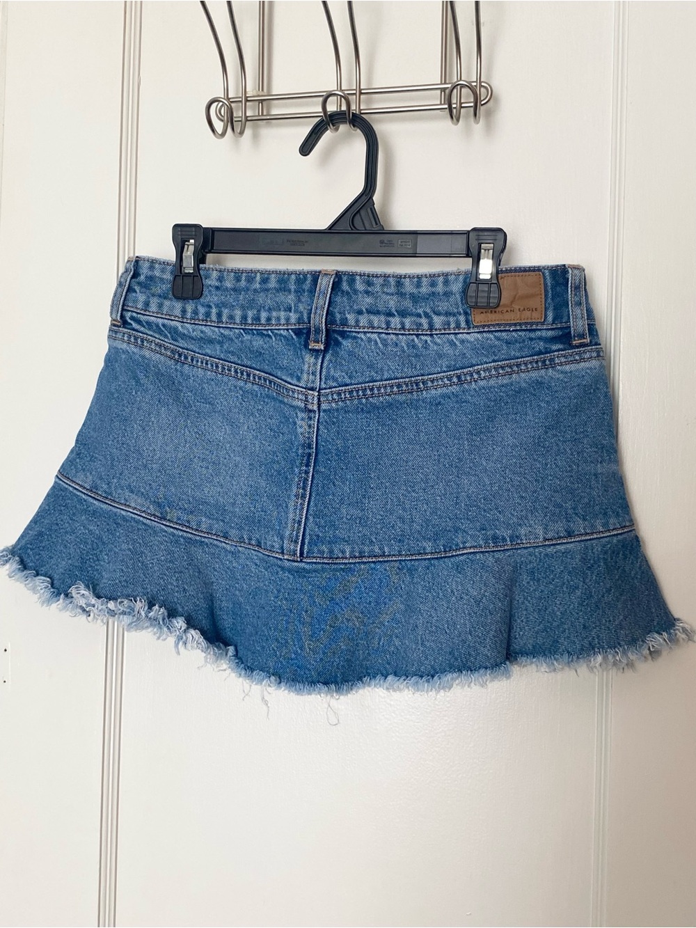 American Eagle Low-Rise Denim Mini Skirt Size 0 - Picture 2 of 3